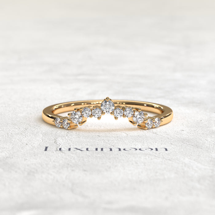 The Cylisse – Crown Contour Round Diamond Band