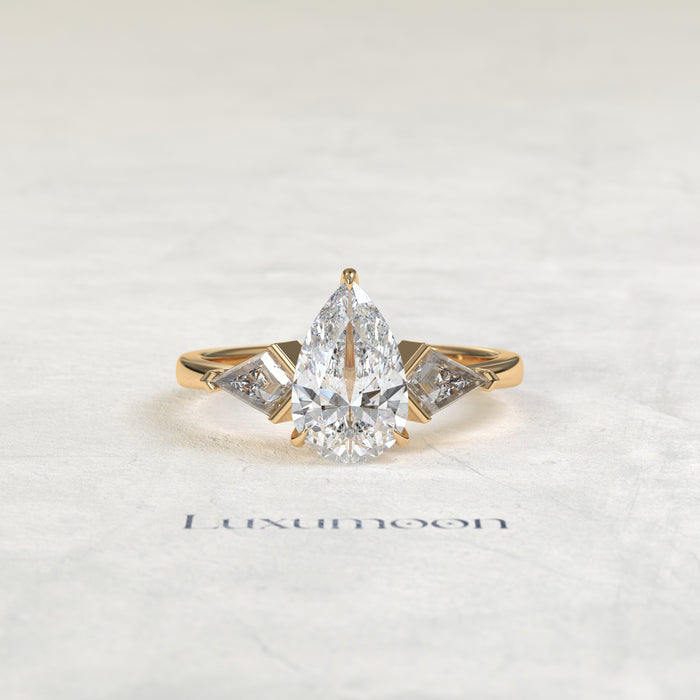 The Loela – Pear Cut Lab Grown Diamond Kite Side Stone Three Stone Engagement Ring