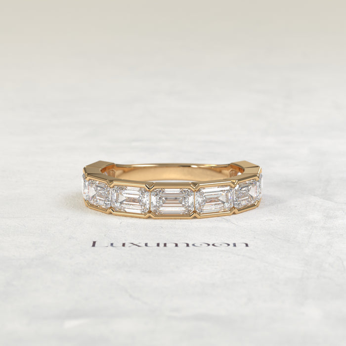 The Diela – Emerald Cut Lab Grown Diamond Bezel Set Eternity Wedding Band