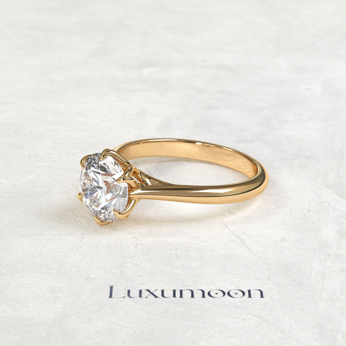 The Nyrelisse – 3 CT Petal Setting Round Diamond Soliatire Engagement Ring