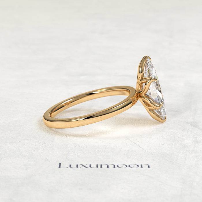 Bague de fiançailles solitaire Yvelenth – Diamant marquise de 2 carats serti griffes pétales