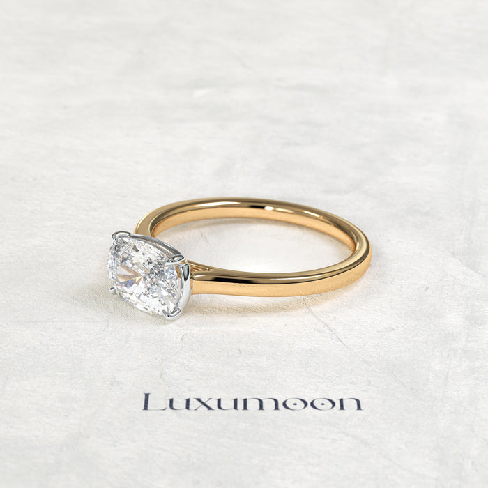 Bague solitaire Mirellea – 2 carats, taille coussin allongée est-ouest