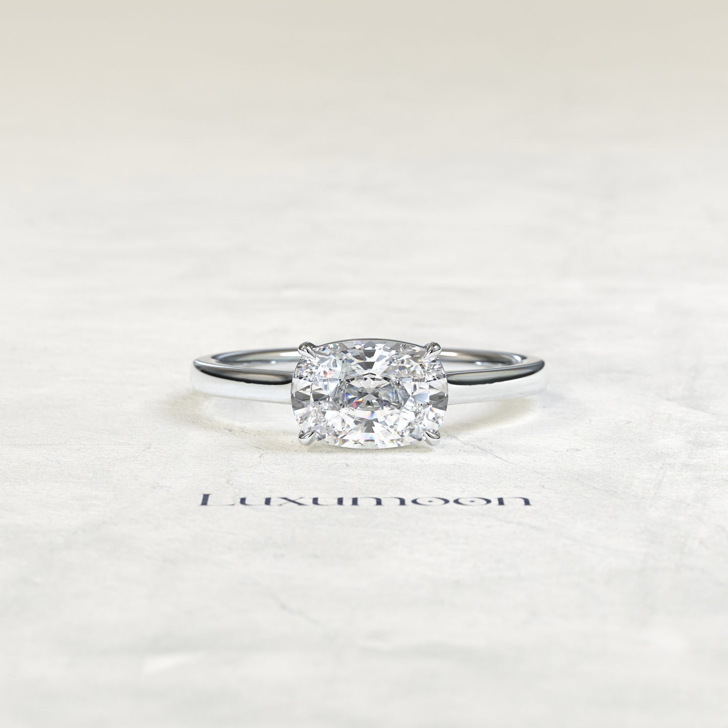 Bague solitaire Mirellea – 2 carats, taille coussin allongée est-ouest