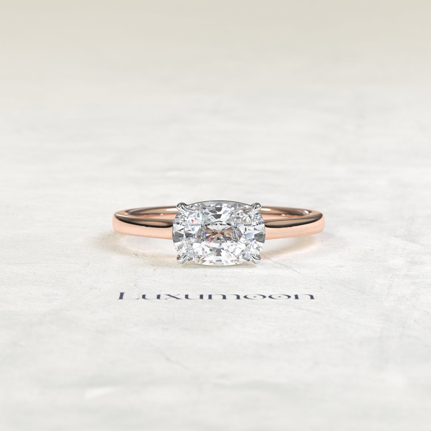 Bague solitaire Mirellea – 2 carats, taille coussin allongée est-ouest