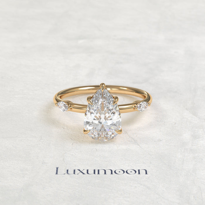 Bague Dervelle – Diamants taille poire 2 carats sertis d'un halo caché et d'un pavé de diamants marquise