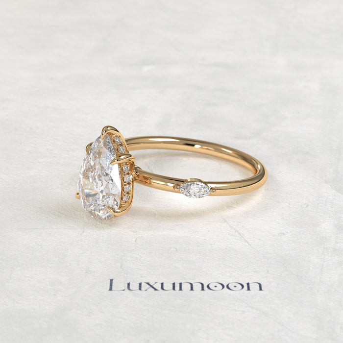 Bague Dervelle – Diamants taille poire 2 carats sertis d'un halo caché et d'un pavé de diamants marquise