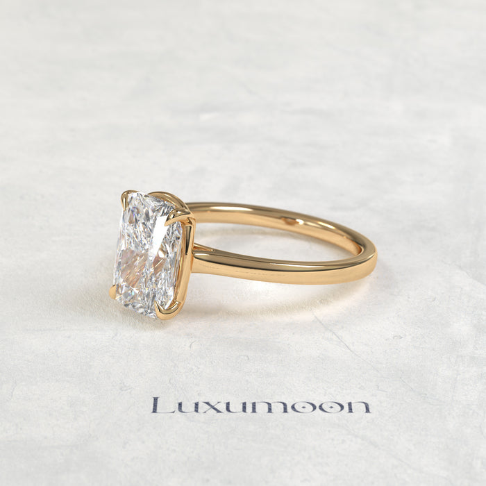 Bague de fiançailles solitaire Avenelle – Coussin allongé de 5 carats
