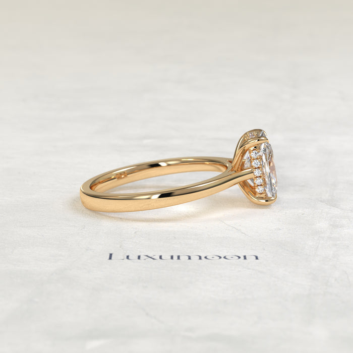 Bague de fiançailles solitaire Orenthia – 4 carats, coussin allongé, halo caché
