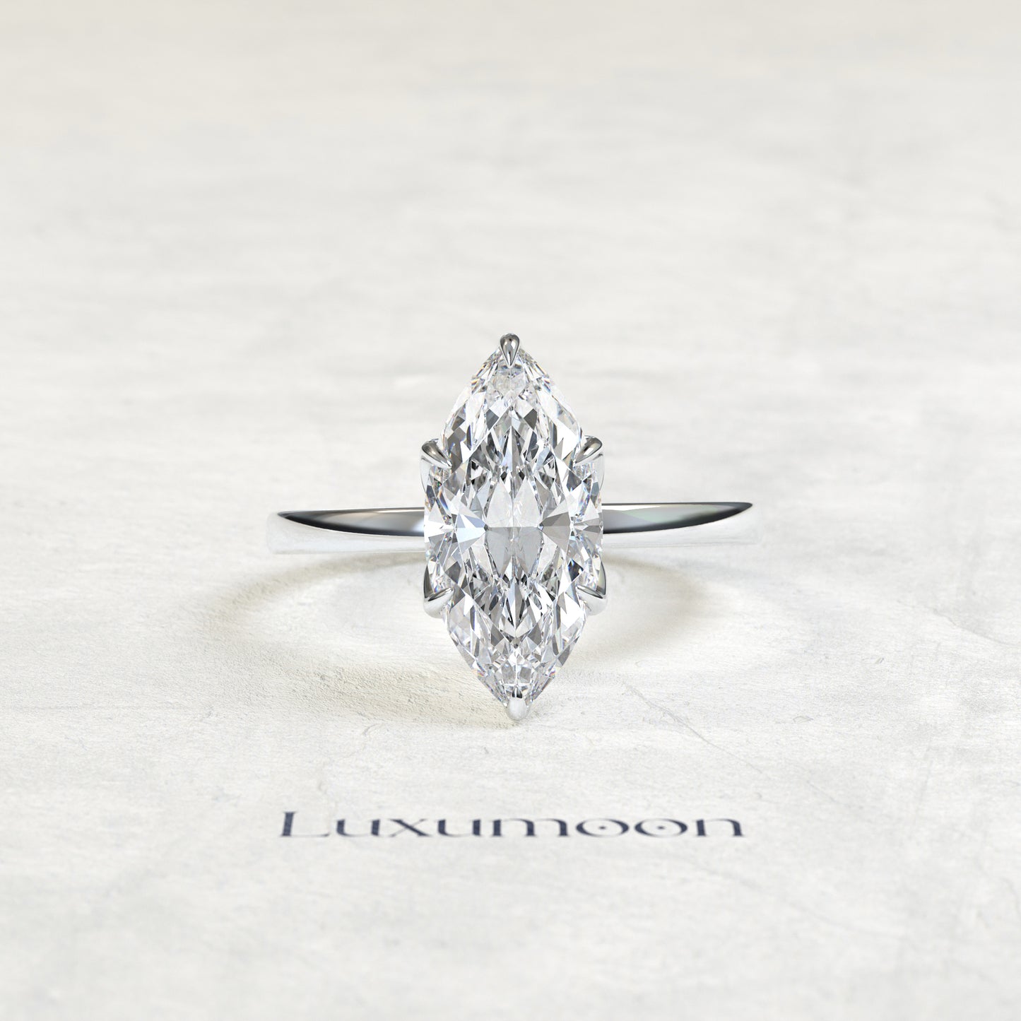 Bague de fiançailles solitaire Yvelenth – Diamant marquise de 2 carats serti griffes pétales
