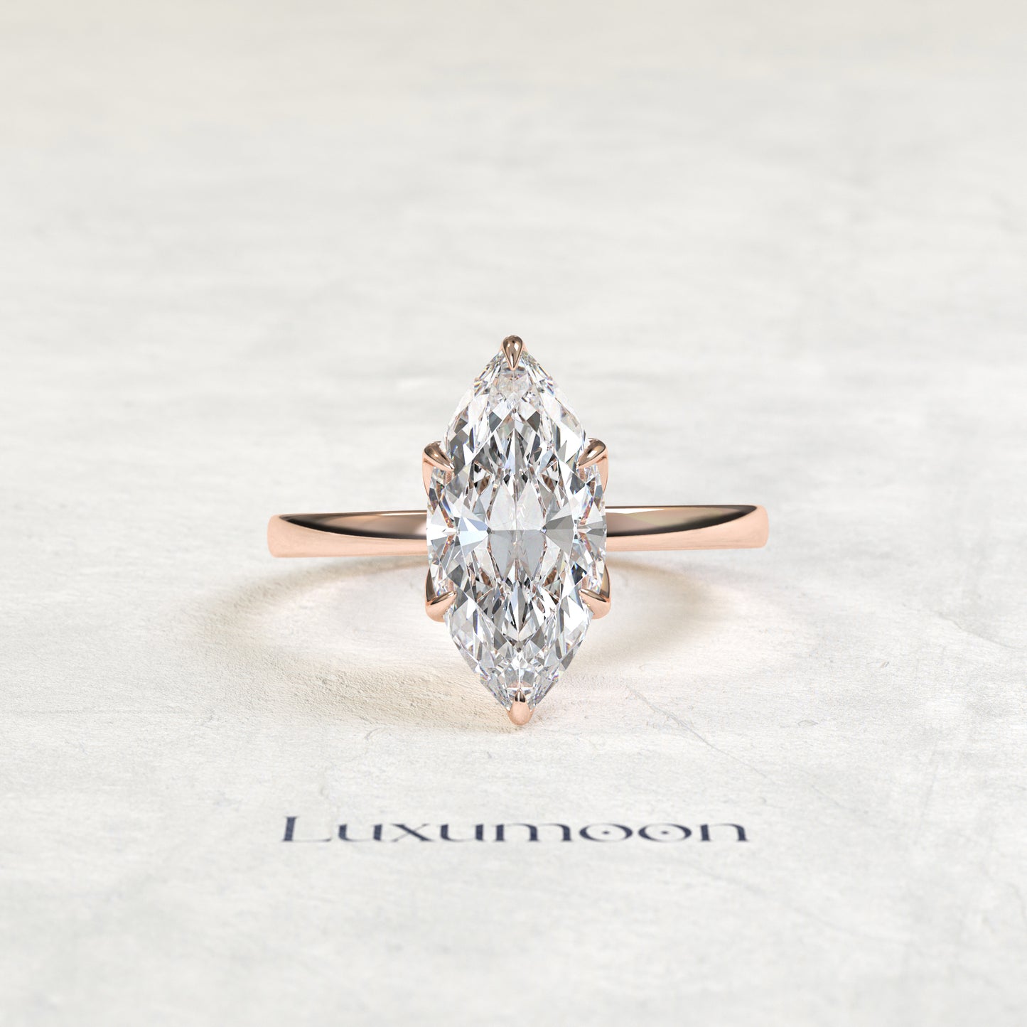 Bague de fiançailles solitaire Yvelenth – Diamant marquise de 2 carats serti griffes pétales