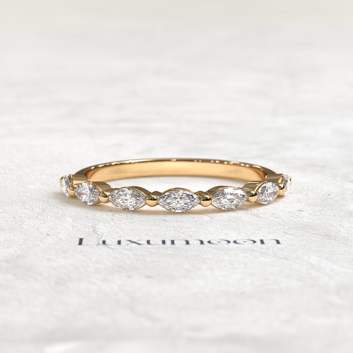 The Vespera – East Weast Connected Marquise Diamond Band