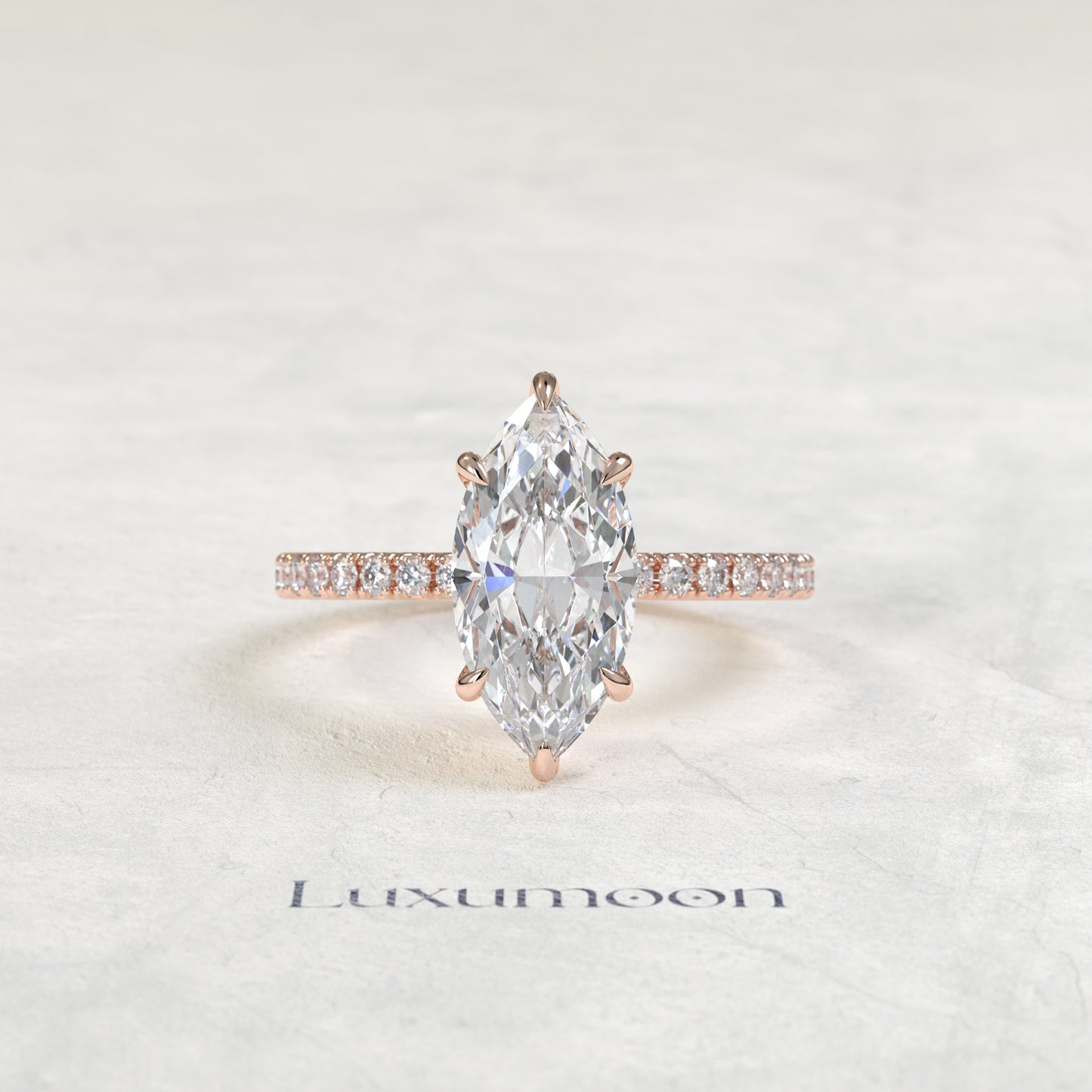 El anillo de compromiso Velor – 2 CT con pavé de diamantes marquesa