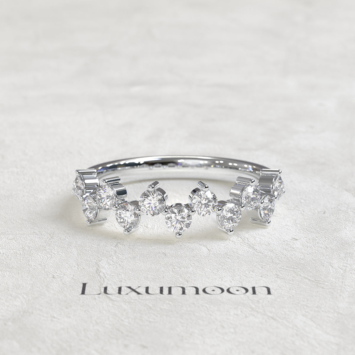The Nyxara – Up and Down Round Diamond Band