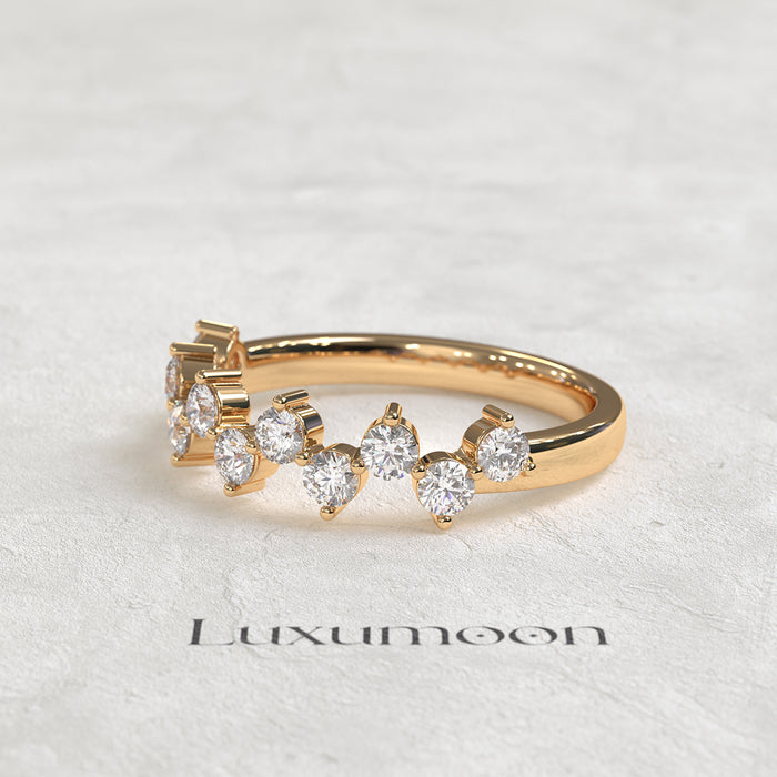 The Nyxara – Up and Down Round Diamond Band