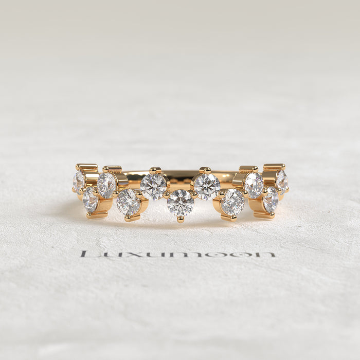 The Nyxara – Up and Down Round Diamond Band