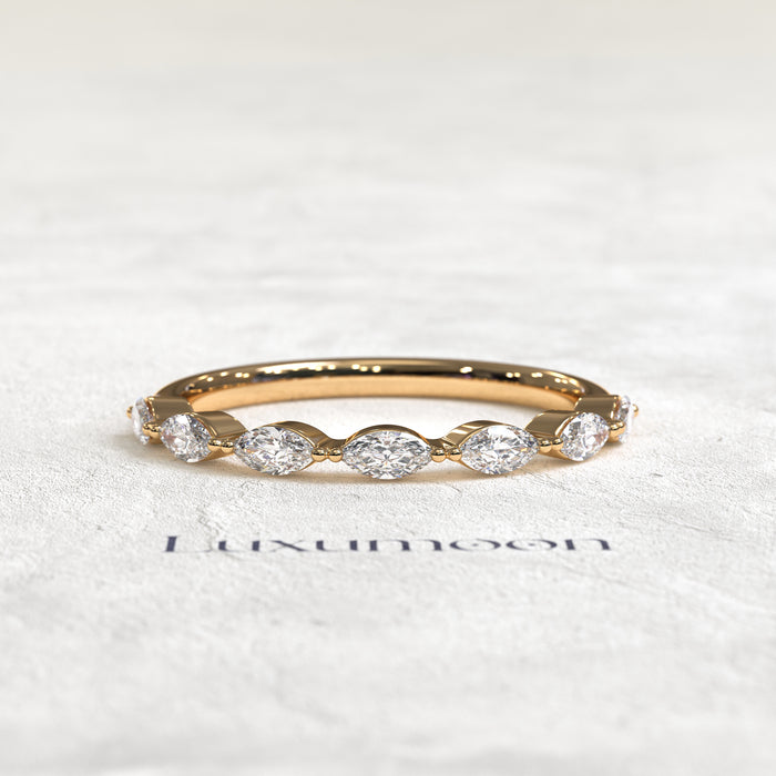 The Amaréth – East Weast Two Connect Dot Marquise Diamond Band