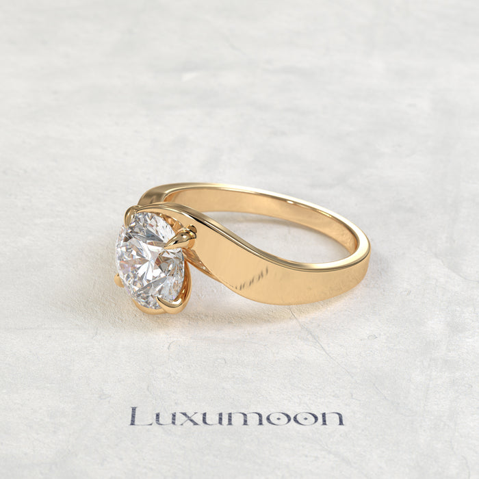 The Rexa – Bulky Bypass Setting Round Diamond Engagement Ring