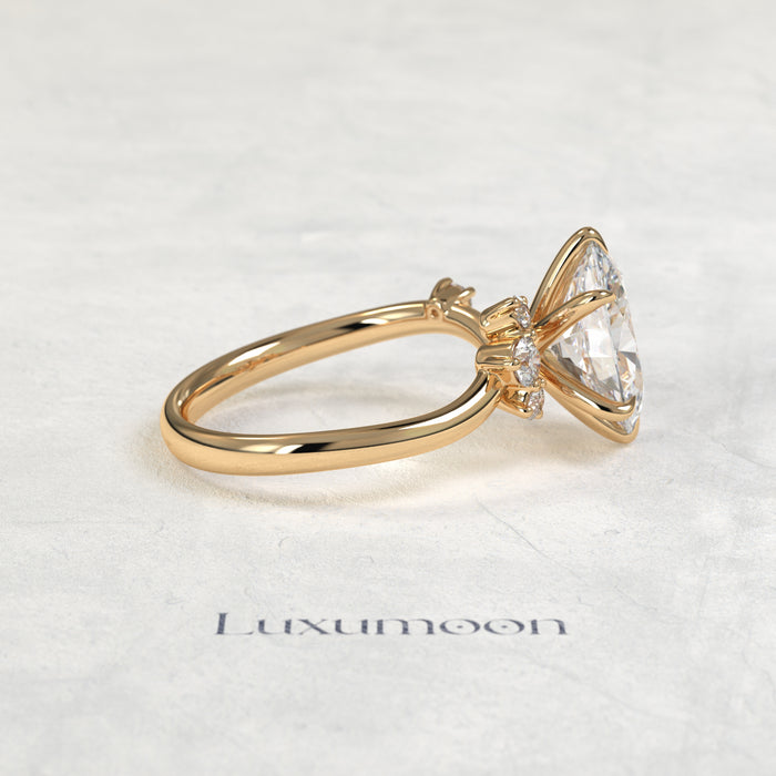 The Eira – Graden Of Oval Multi Diamond Engagement Ring