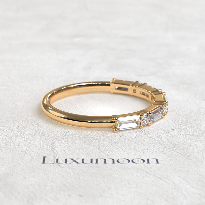 The Elura – East West Baguette & Round Diamond Band