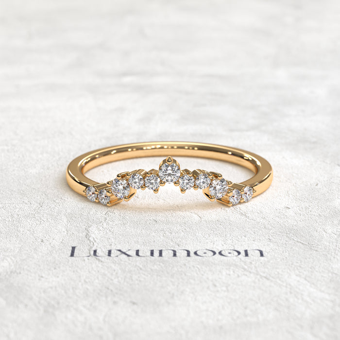 The Cylisse – Crown Contour Round Diamond Band