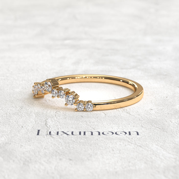 The Cylisse – Crown Contour Round Diamond Band