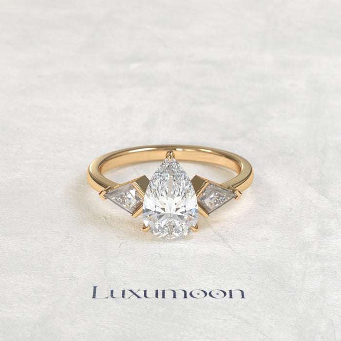 The Loela – Pear Cut Lab Grown Diamond Kite Side Stone Three Stone Engagement Ring