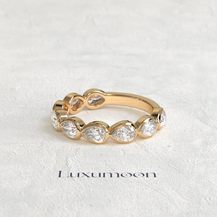 The Koira – Pear Cut Lab Grown Diamond Bezel Set Alternating Eternity Band