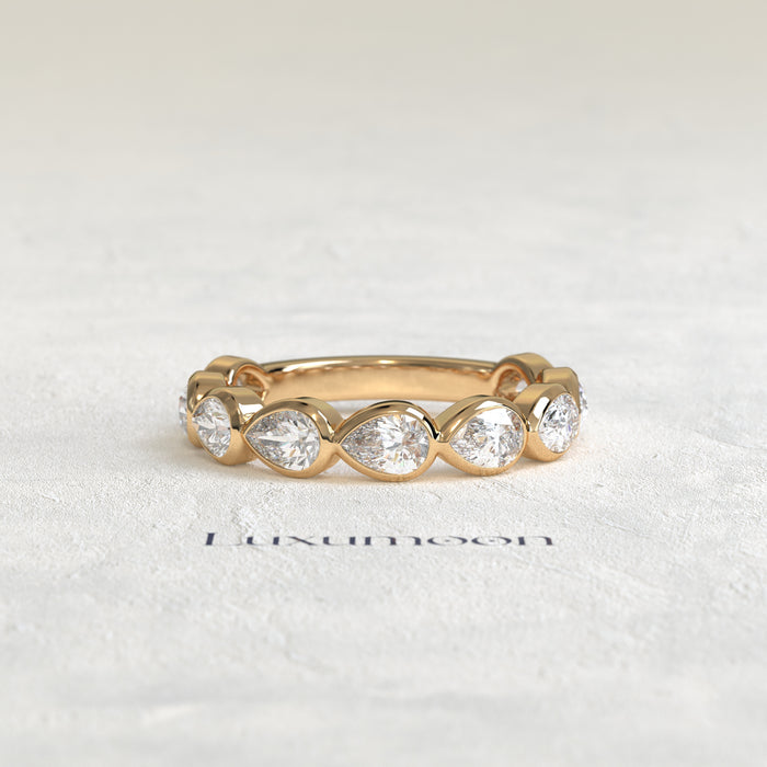 The Koira – Pear Cut Lab Grown Diamond Bezel Set Alternating Eternity Band