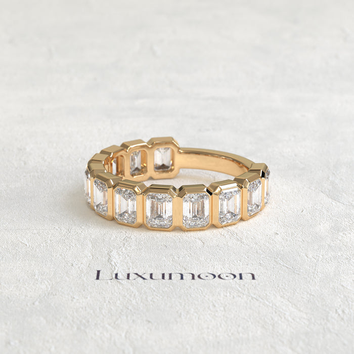 The Gelyna – Emerald Cut Lab Grown Diamond Full Bezel Eternity Band
