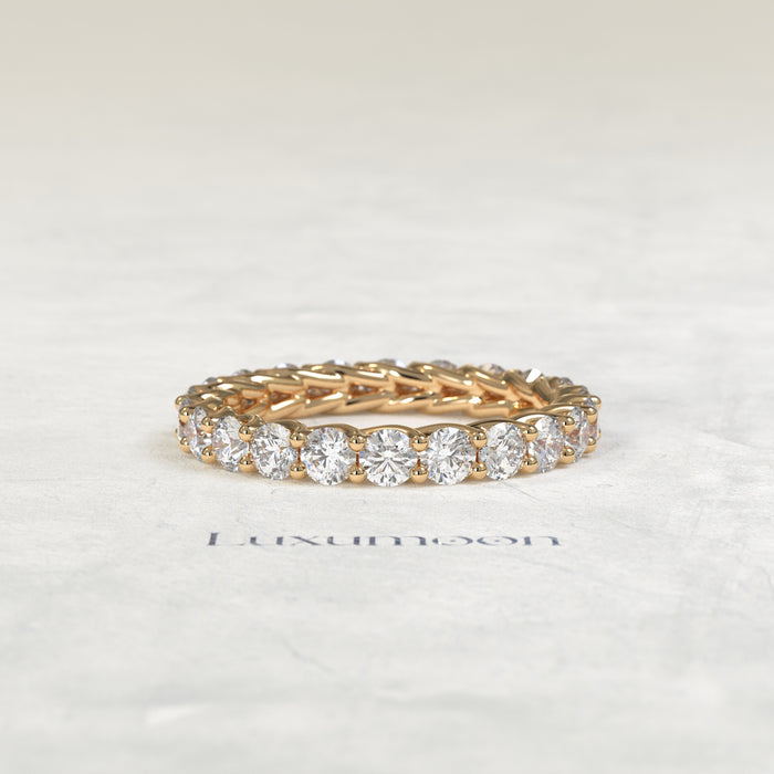 The Urova – Round Brilliant Lab Grown Diamond Shared Prong Full Eternity Band