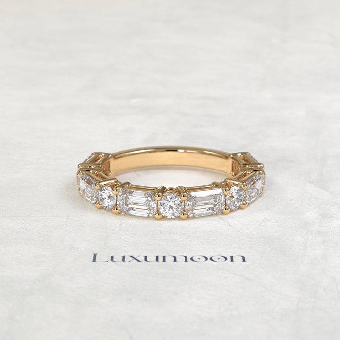 The Qaya – Emerald Cut & Round Lab Grown Diamond Alternating Eternity Wedding Band