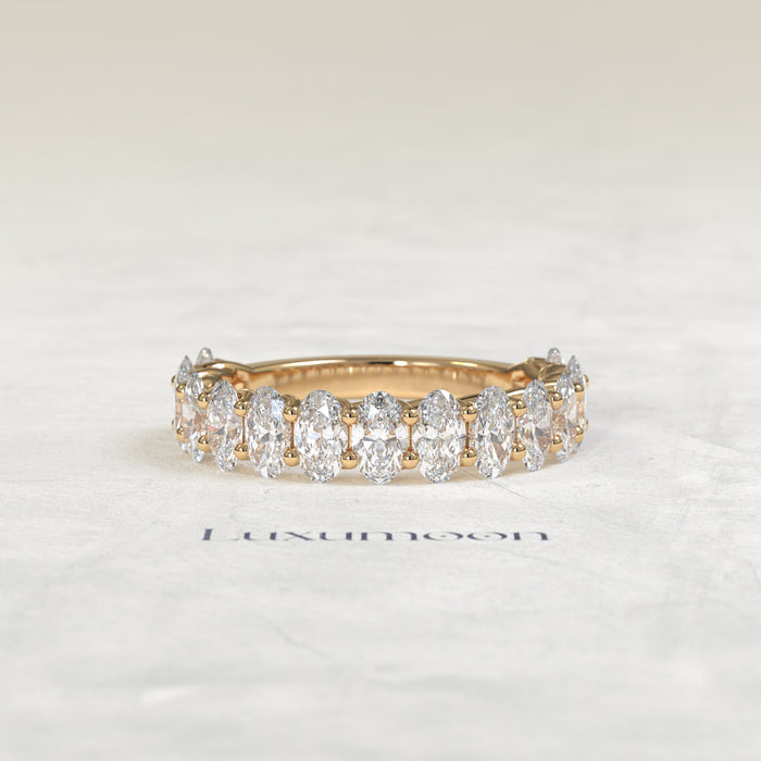 The Avela – Shared Prong Oval Cut Lab Grown Diamond Eternity Band