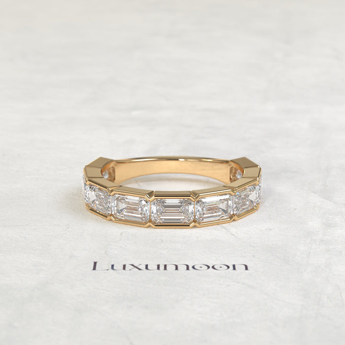 The Diela – Emerald Cut Lab Grown Diamond Bezel Set Eternity Wedding Band