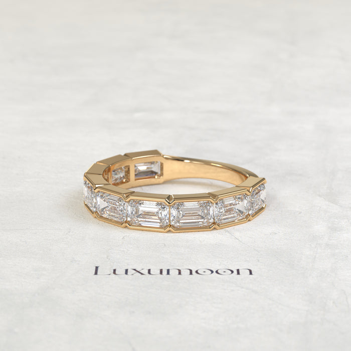 The Diela – Emerald Cut Lab Grown Diamond Bezel Set Eternity Wedding Band