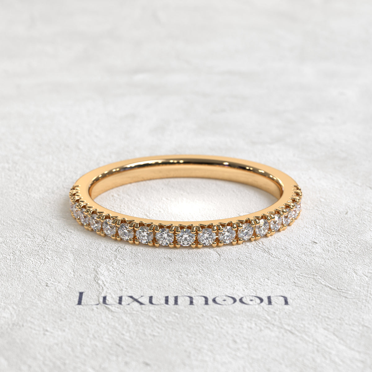 La bague Beliora – Demi-pavée de diamants ronds