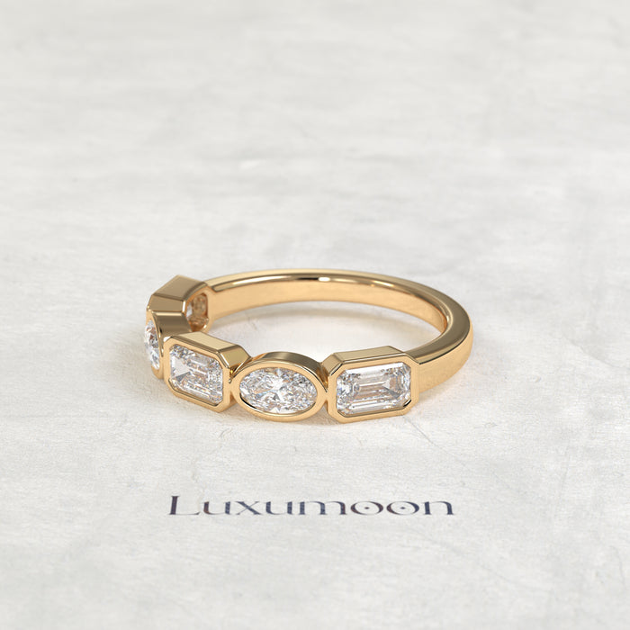 The Piria – Oval & Emerald Cut Lab Grown Diamond Five Stone Bezel Wedding Band
