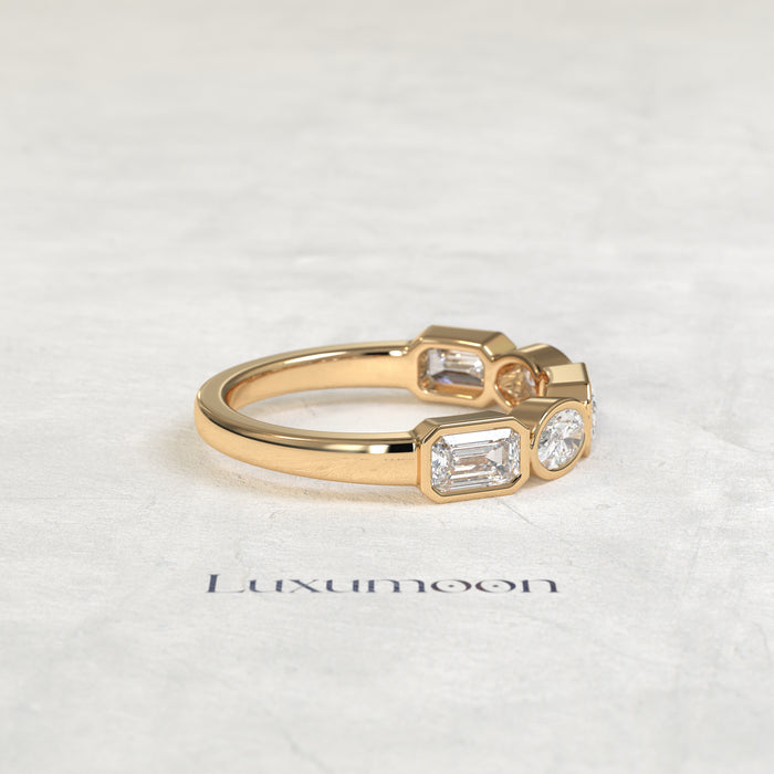 The Piria – Oval & Emerald Cut Lab Grown Diamond Five Stone Bezel Wedding Band