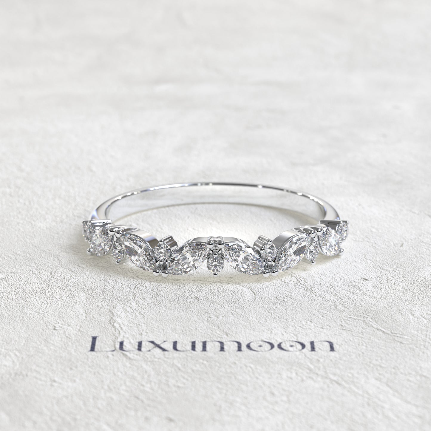 The Jirelle – Symmetric Round & Marquise Diamond Band