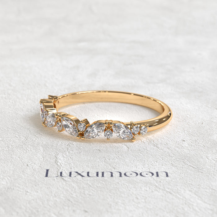The Jirelle – Symmetric Round & Marquise Diamond Band