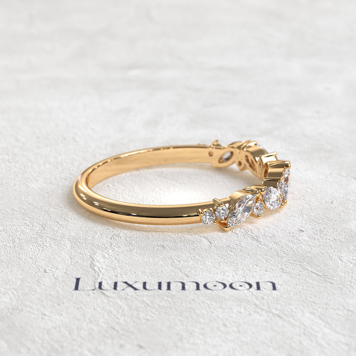 The Jirelle – Symmetric Round & Marquise Diamond Band
