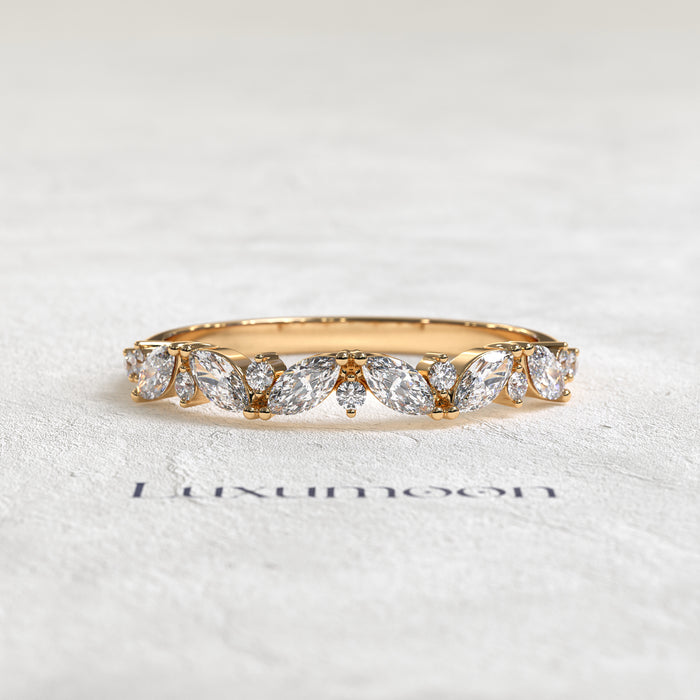 The Jirelle – Symmetric Round & Marquise Diamond Band