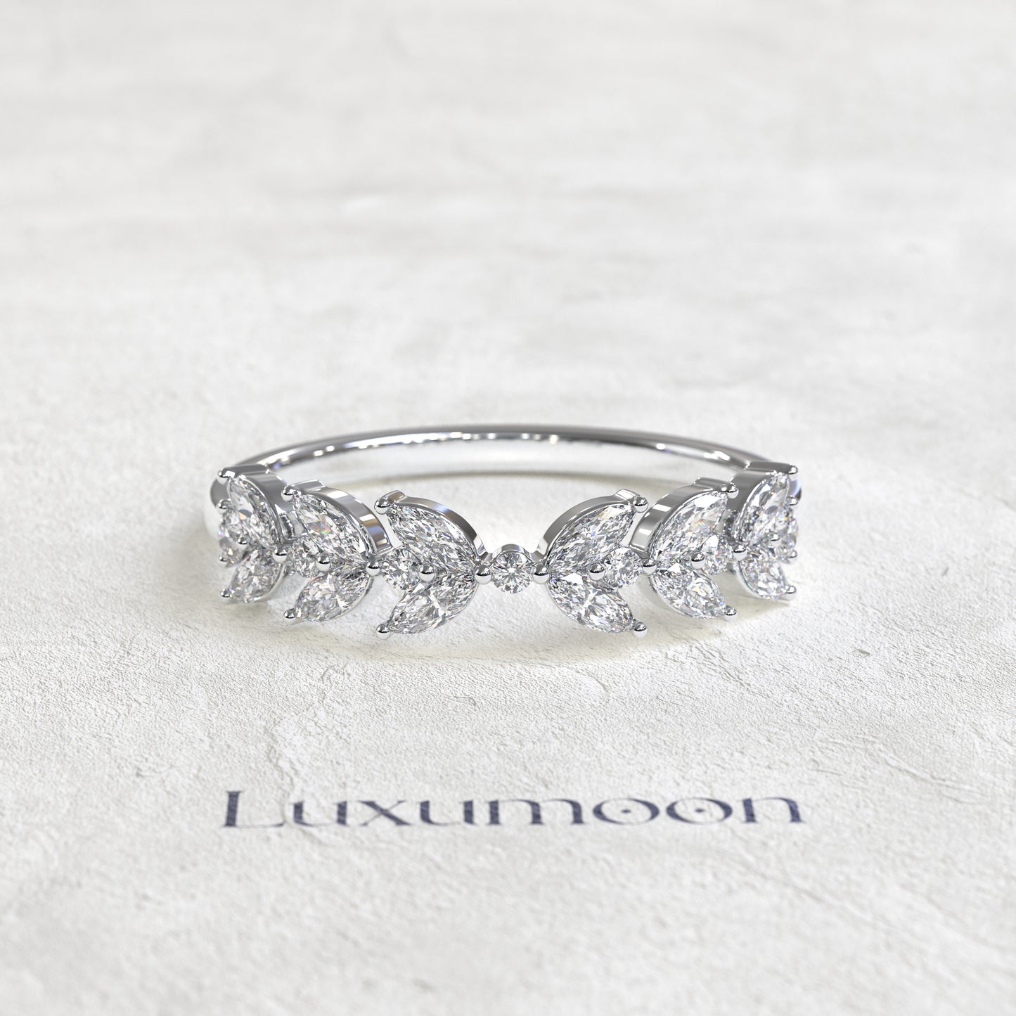 The Florisse – Marquise & Round Diamond Leaf-Inspired Band