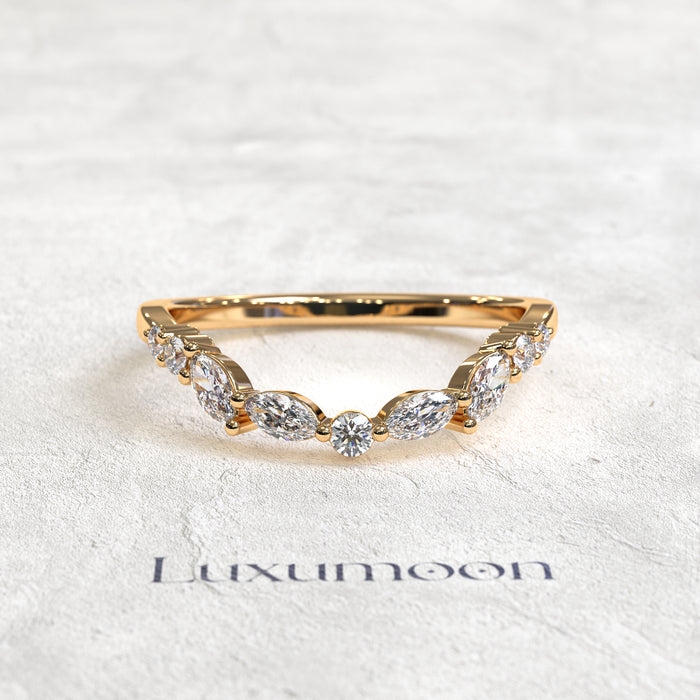 The Maravyn – Curved Marquise & Round Diamond Contour Band