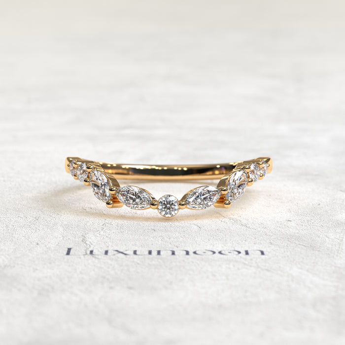 The Maravyn – Curved Marquise & Round Diamond Contour Band