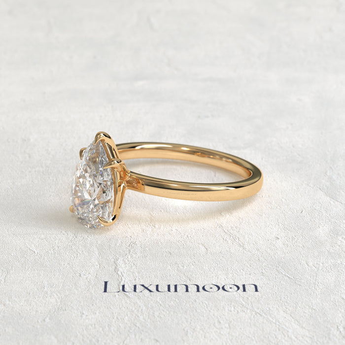 Bague solitaire minimaliste Celoria – Diamant taille poire de 2 carats