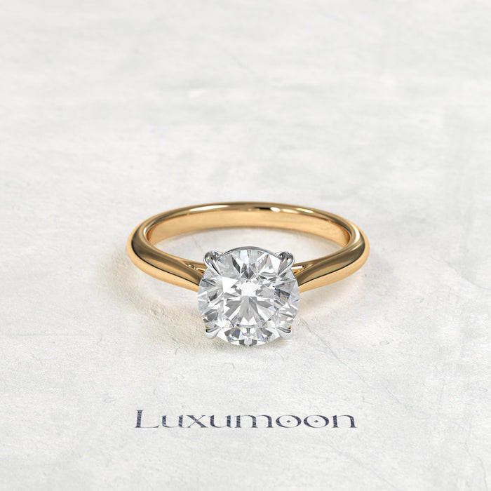 Anillo de compromiso Elirelle – Solitario de 4 quilates con corte redondo y engaste de cesta
